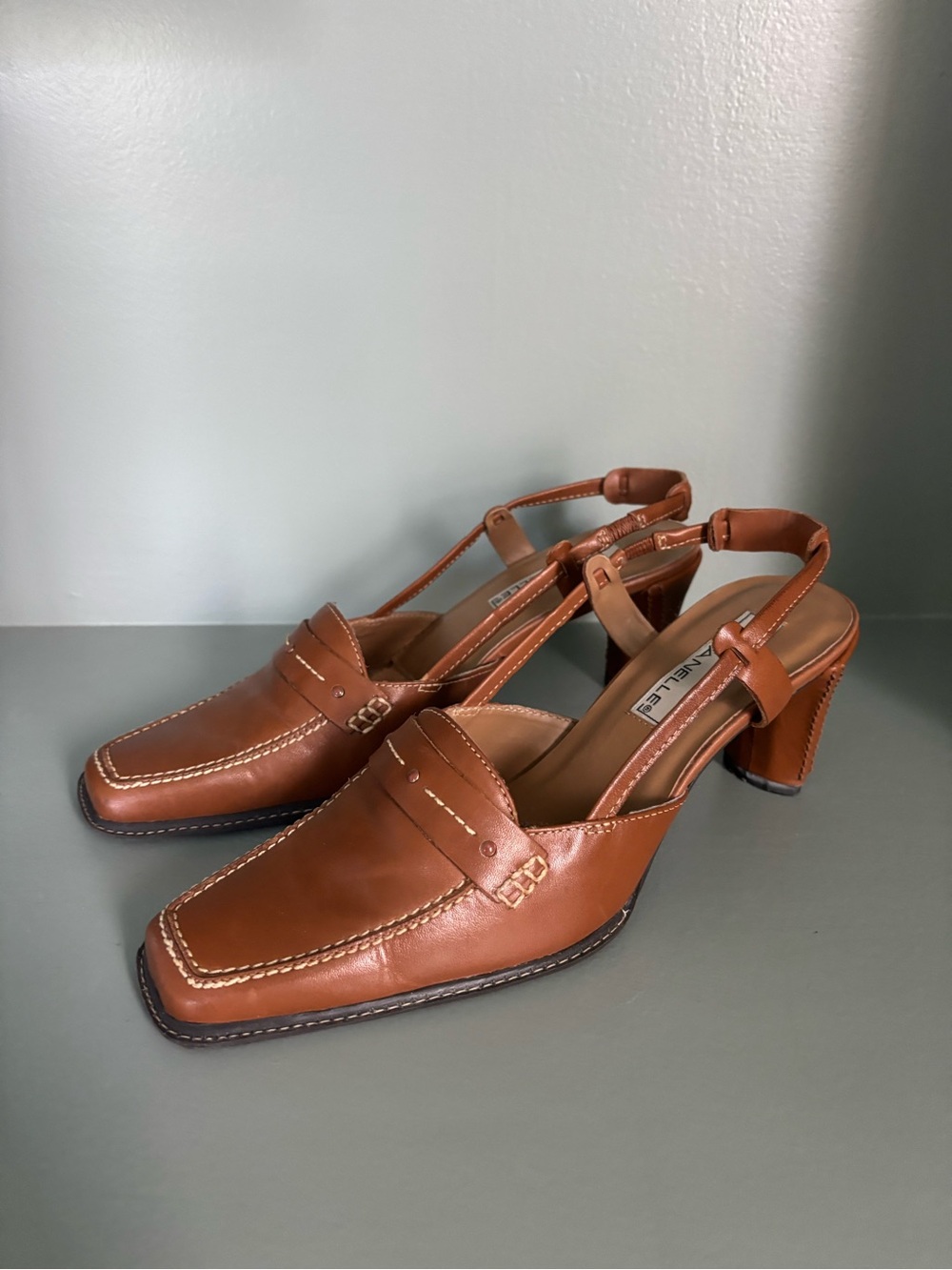 Vintage Danelle Women's Brown Leather Slingback Loafers with Block Heel